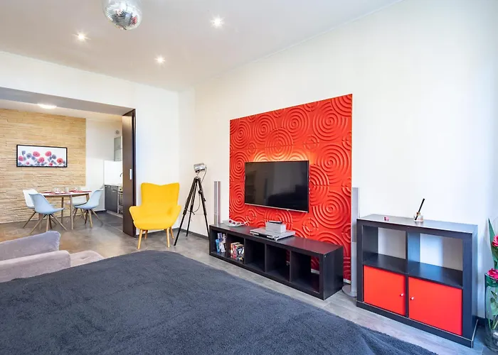 Hyper And Super Comfy * ブダペスト