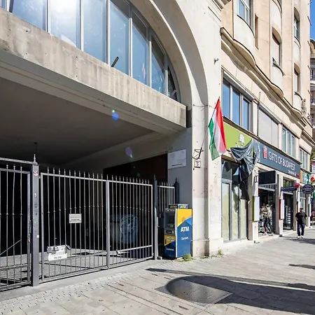 Hyper Central&super Comfy